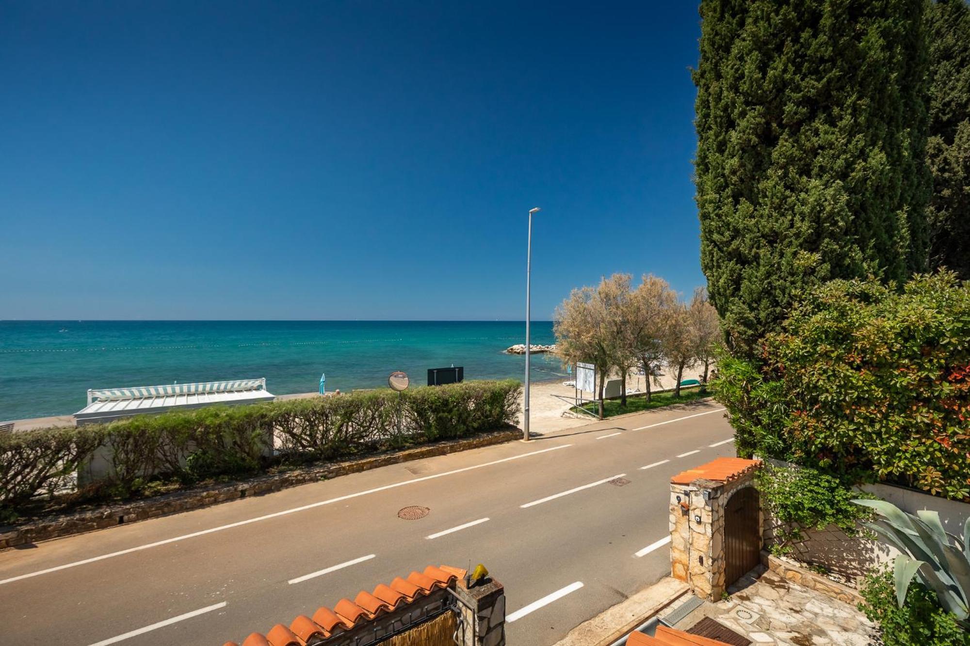 Beach House - Sea Breeze Porec Luaran gambar